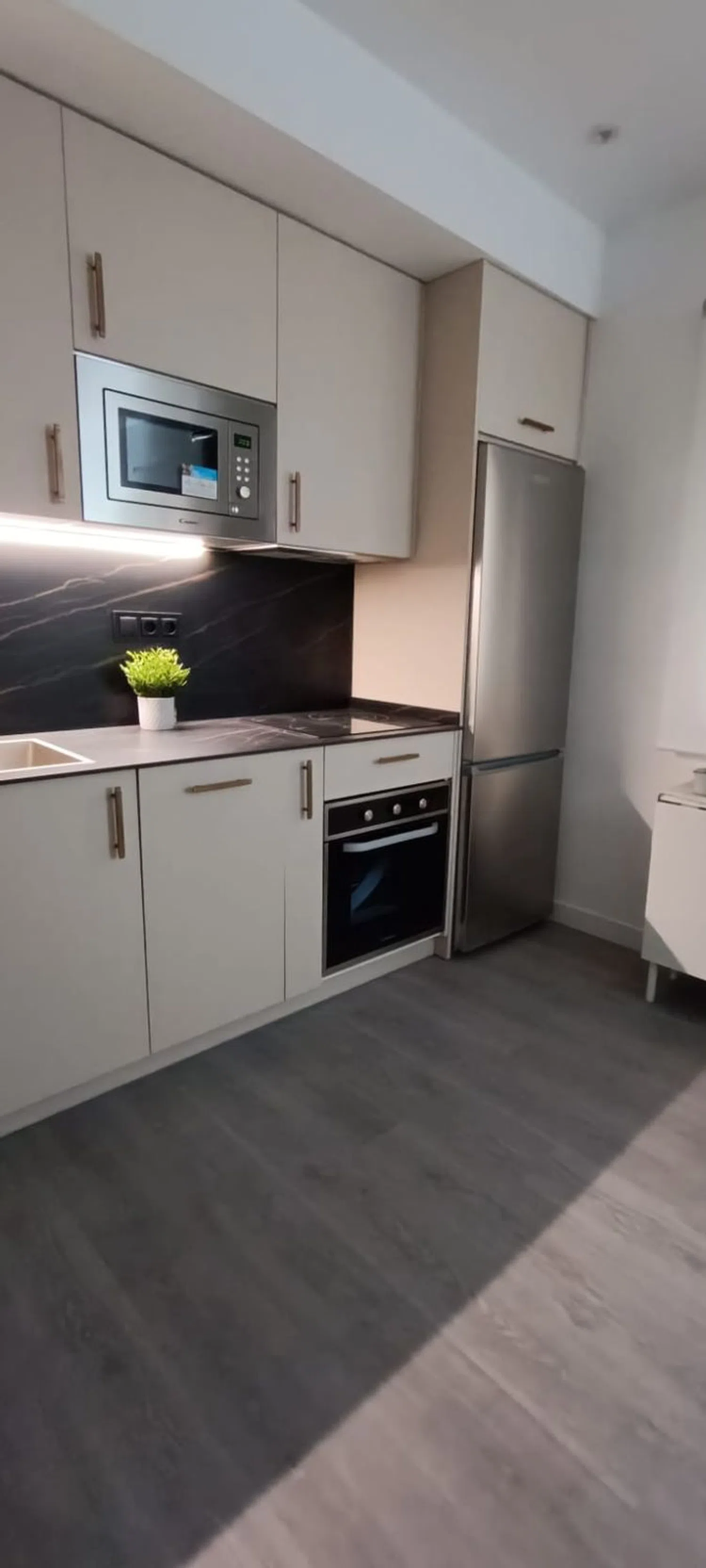 Piso en calle de María de Guzmán, 42 - Foto 1