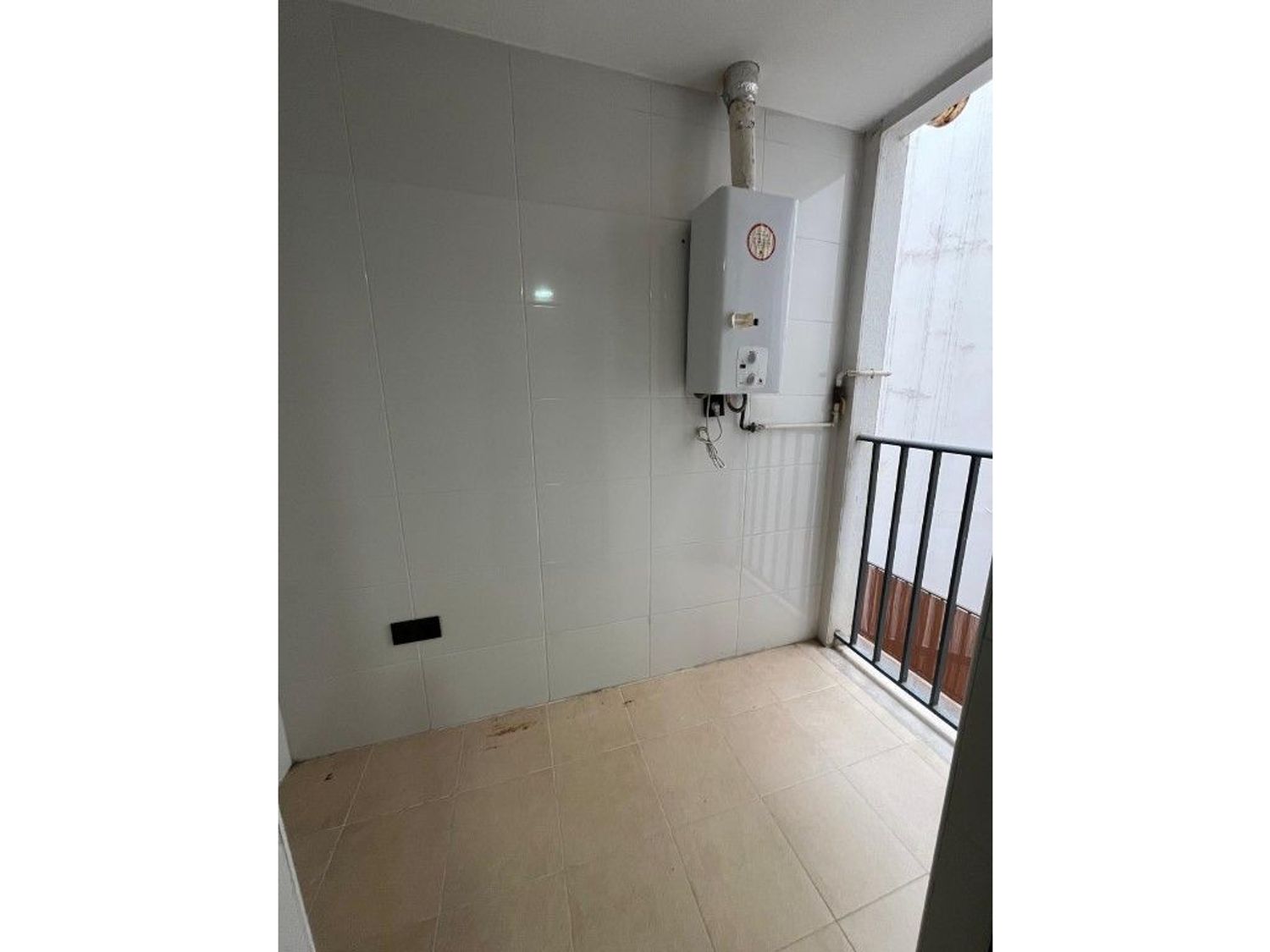 Piso en Calle de Cambrils, Torrefiel - Foto 9