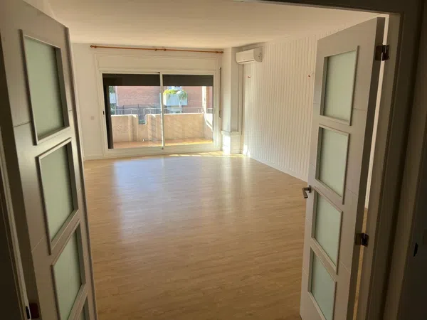 Piso en calle de Mariné, 48