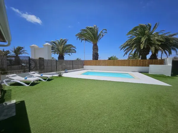 Casa o chalet independiente en Calle la Isa, 2, Costa Teguise, Costa Teguise - Foto 1