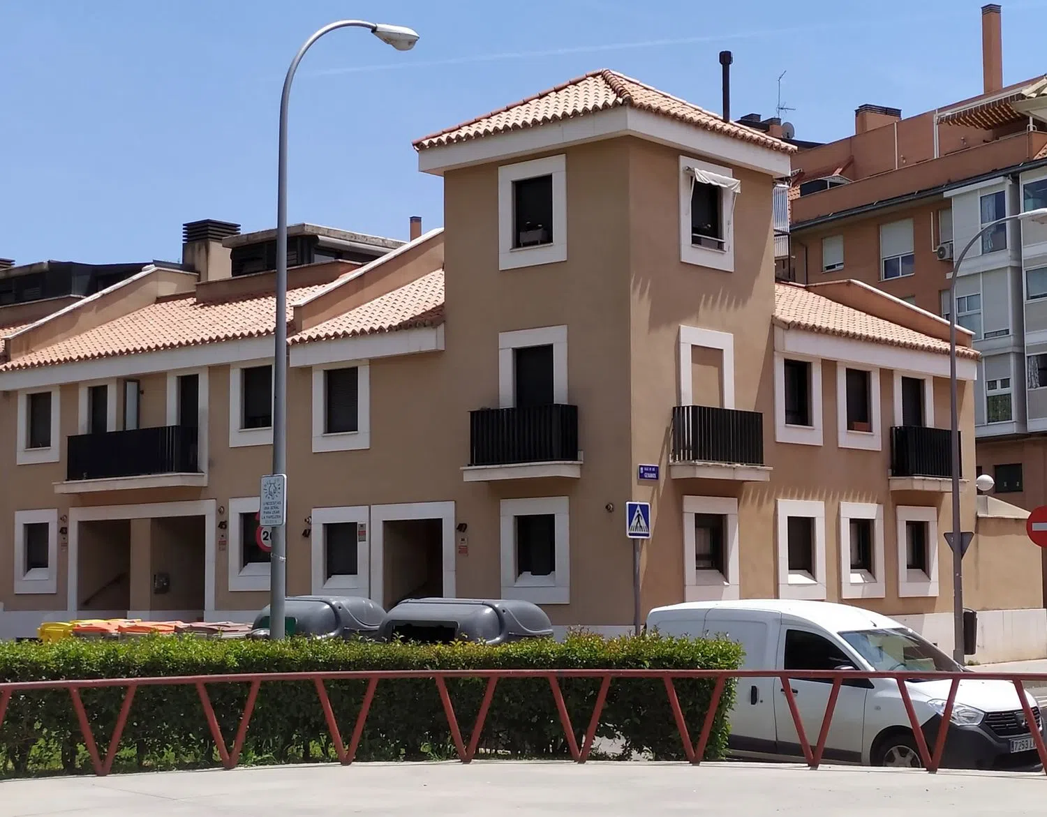 Chalet adosado en calle de la Vía Límite, 49 - Foto 2