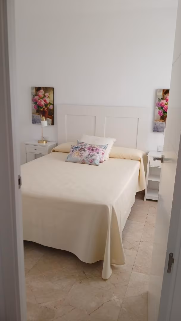 Piso en  Calle del Doce de Octubre 6 - Foto 2