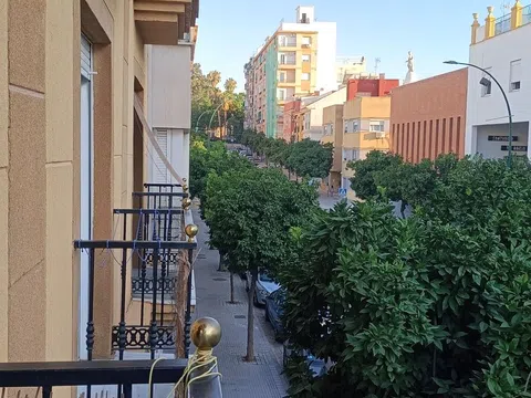 Piso en calle Eduardo Domínguez Ávila, 17
