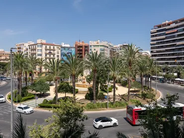 Piso en   Plaça Luceros - Foto 1