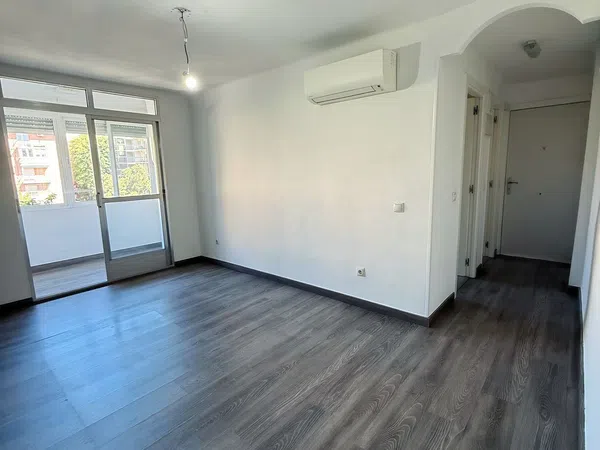 Piso en avenida del Marqués de Corbera, 8