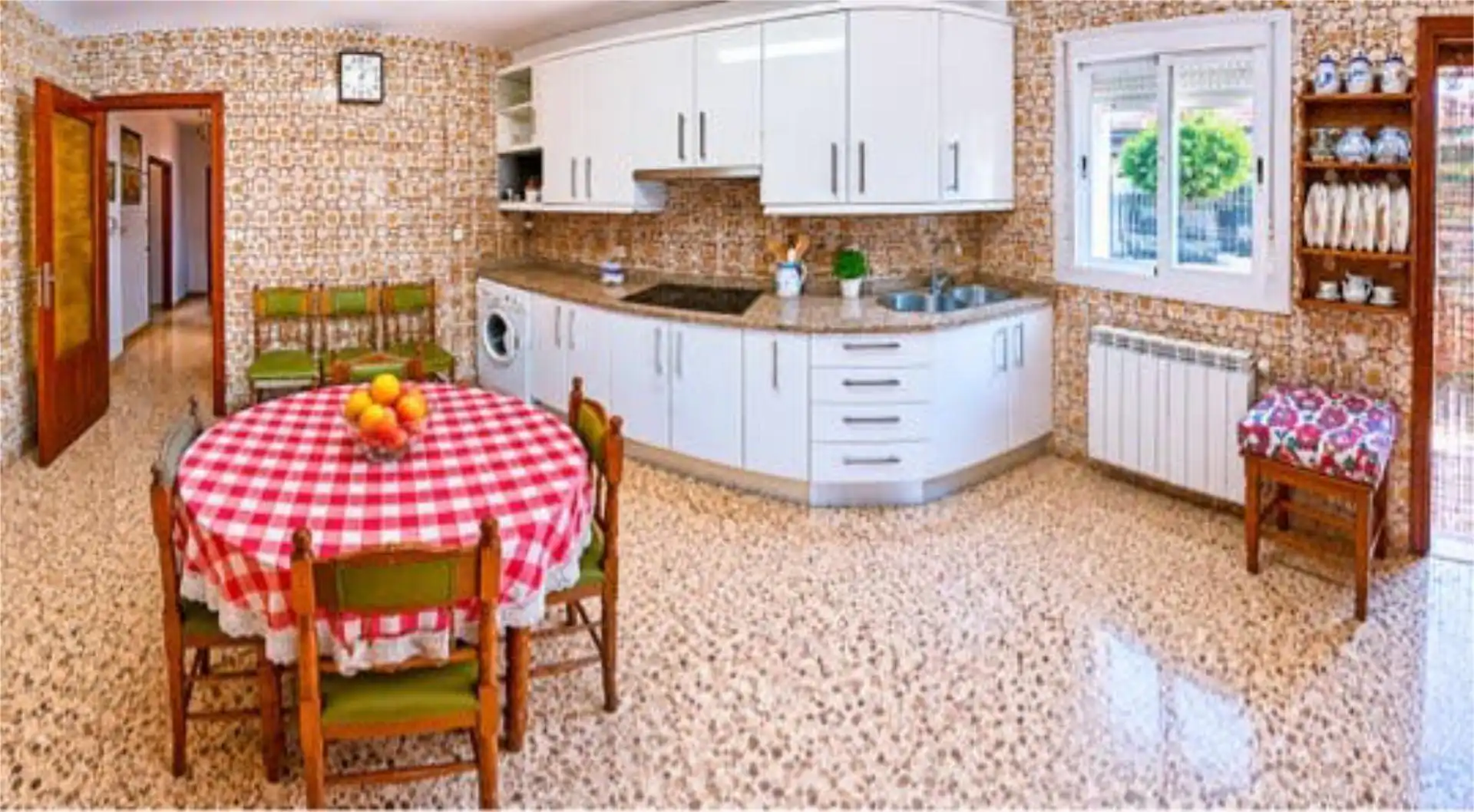 Chalet en Barrio pequeño - Foto 4