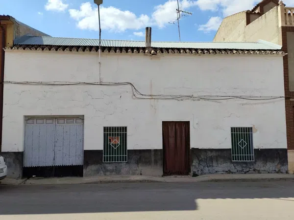 Casa de pueblo en Calle Alcázar, 18 - Foto 1