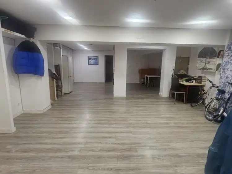 Local comercial en  Carrer Enginyer Moncunill 2 - Foto 2