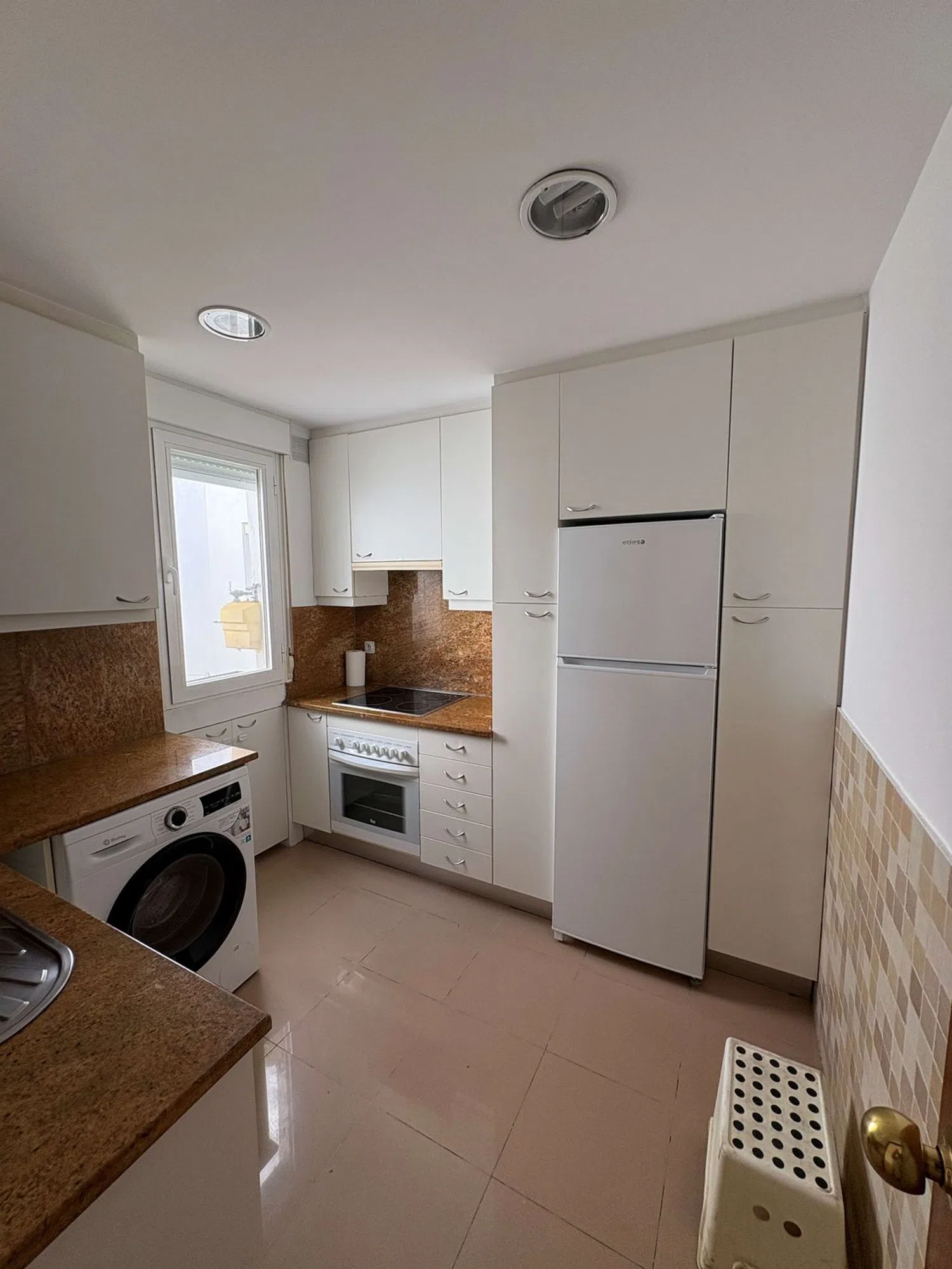 Piso en calle de Guzman el Bueno, 41 - Foto 2