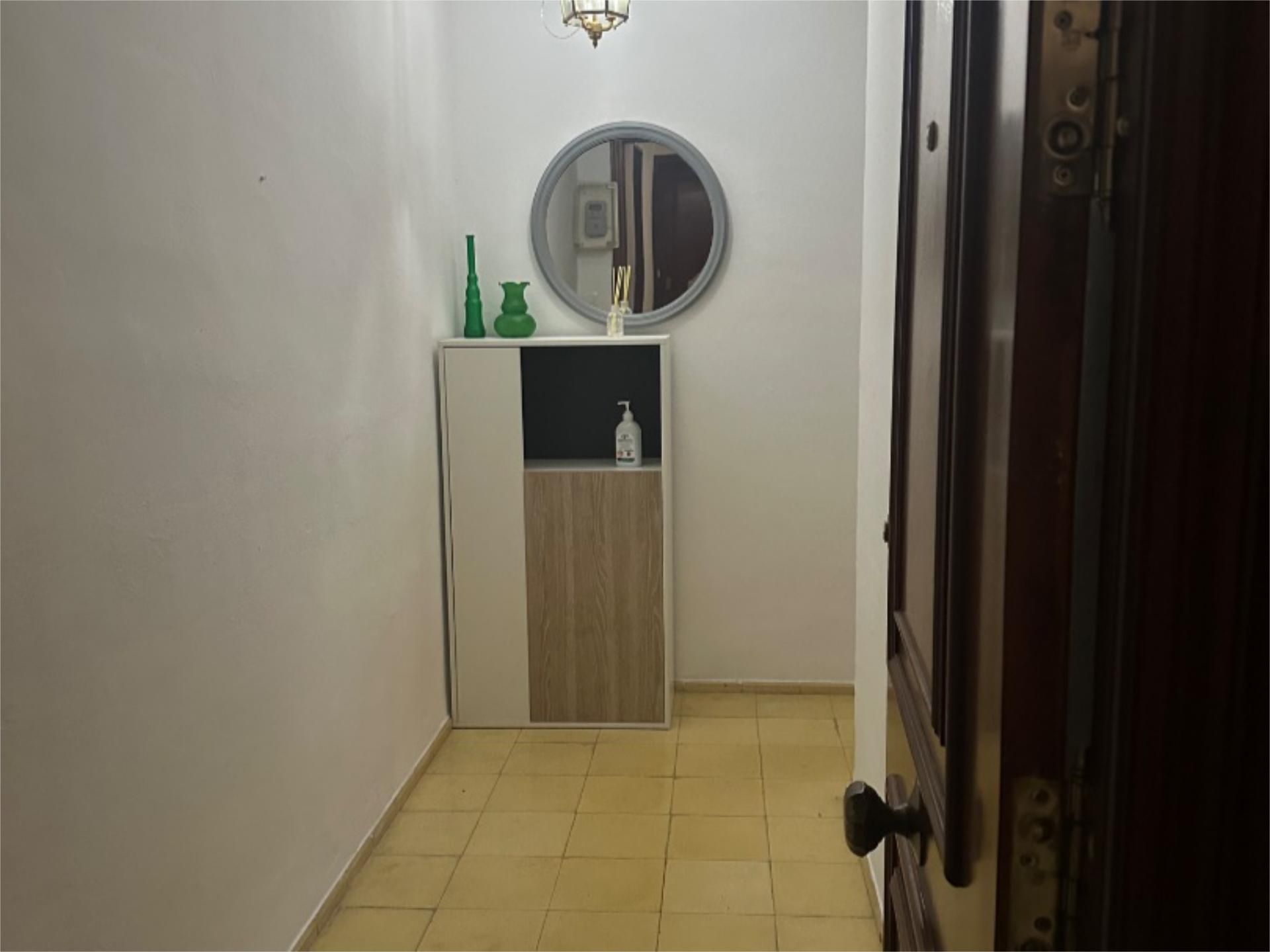 Piso en  Calle del Alcalde Velasco Navarro 10 - Foto 2