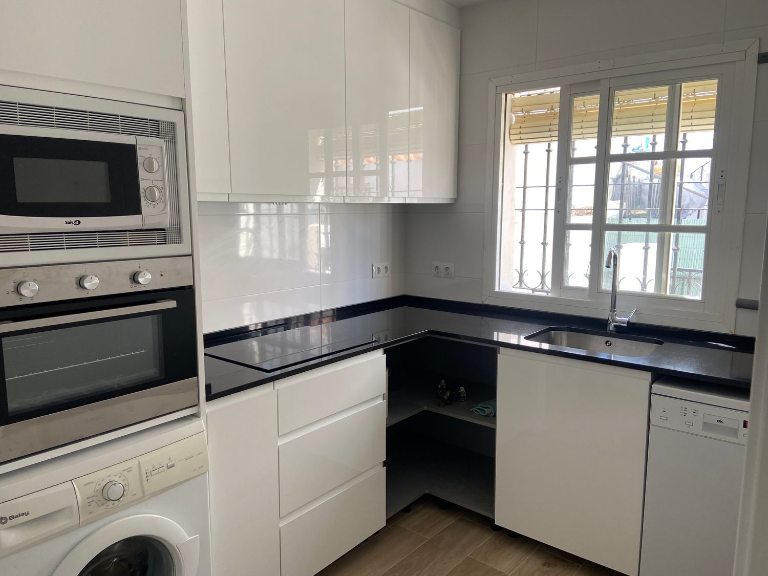 Chalet adosado en Calle Almuñécar, 71, Zona Centro Comercial Torrequebrada - Foto 12