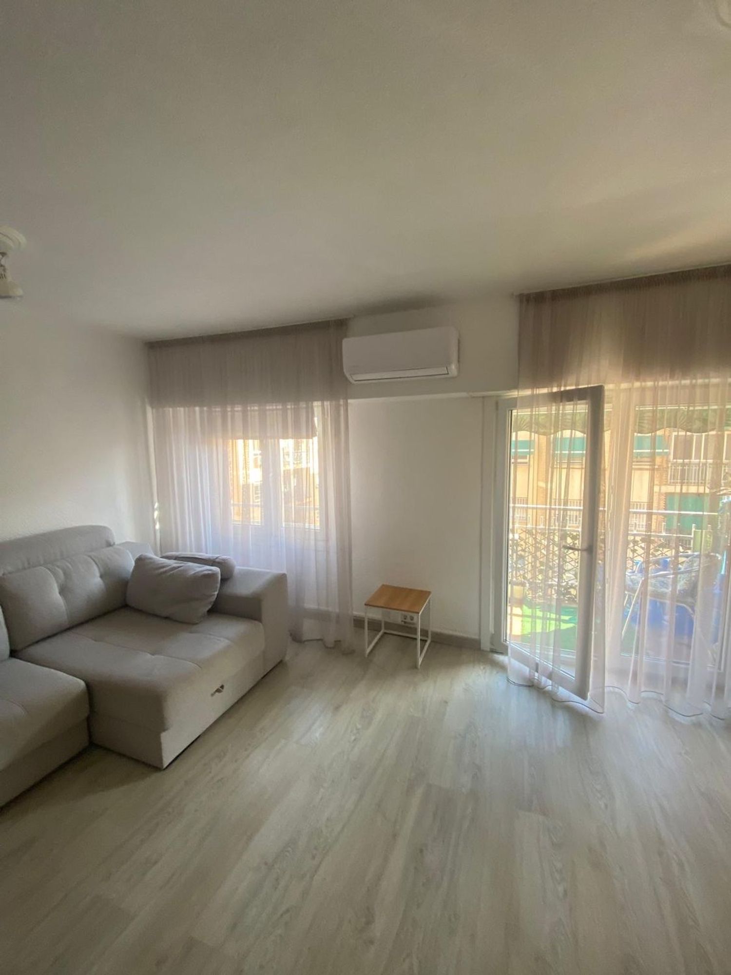 Piso en plaza de Joaquín Dualde, 9 - Foto 1