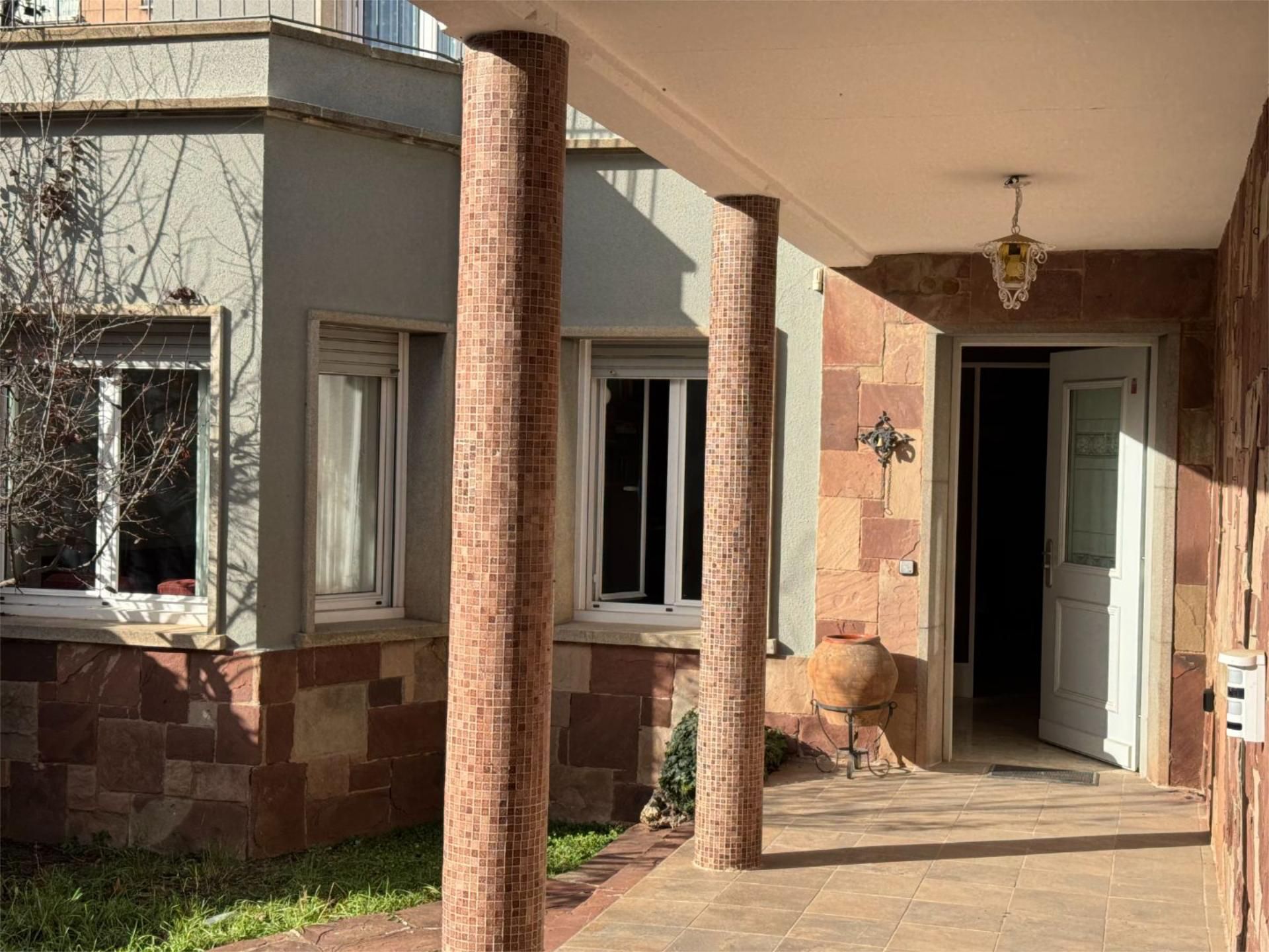 Casa adosada en Sabadell - Foto 2