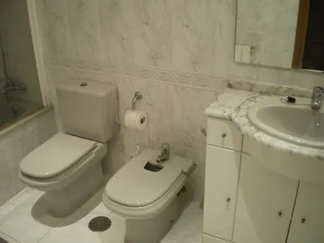 Piso en  Carrer d'Albocàsser 9 - Foto 5