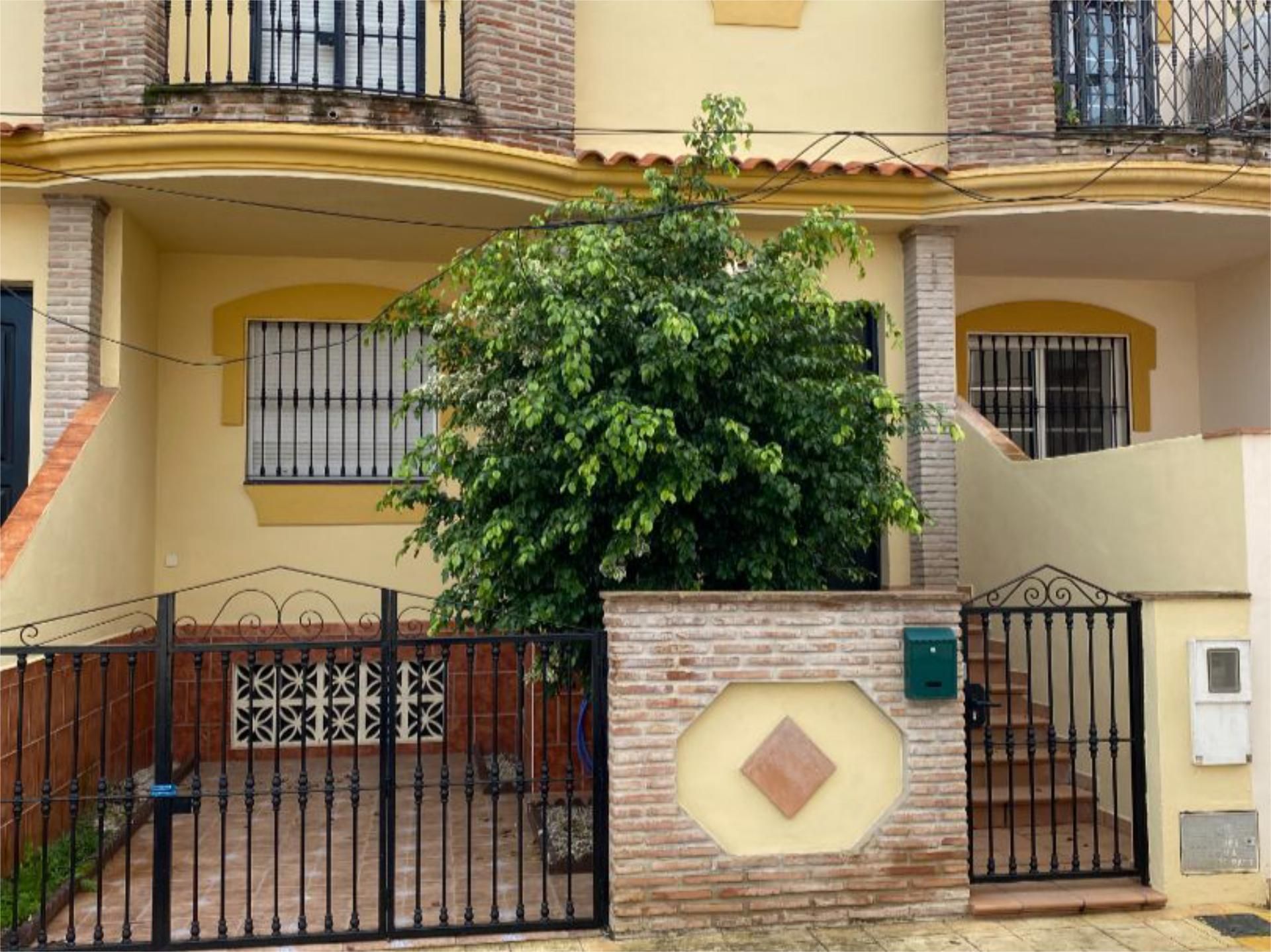 Casa adosada en  Calle Escritor Marcos Negrete 5