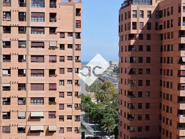 Piso en Avenida del Primat Reig - Foto 8