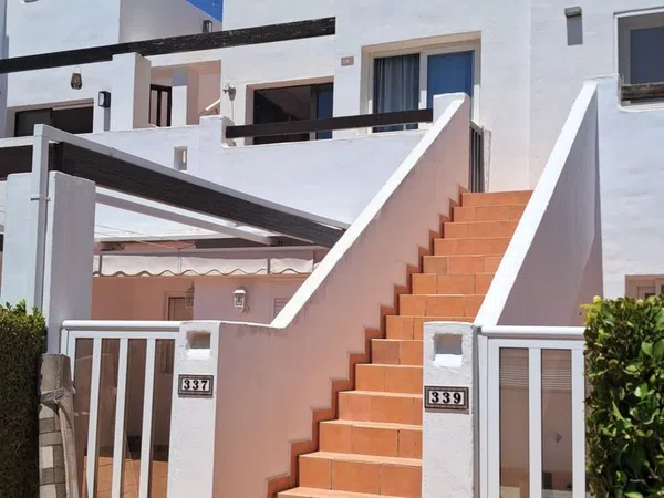 Chalet adosado en Bulevar de los Naranjos, 1 - Foto 1