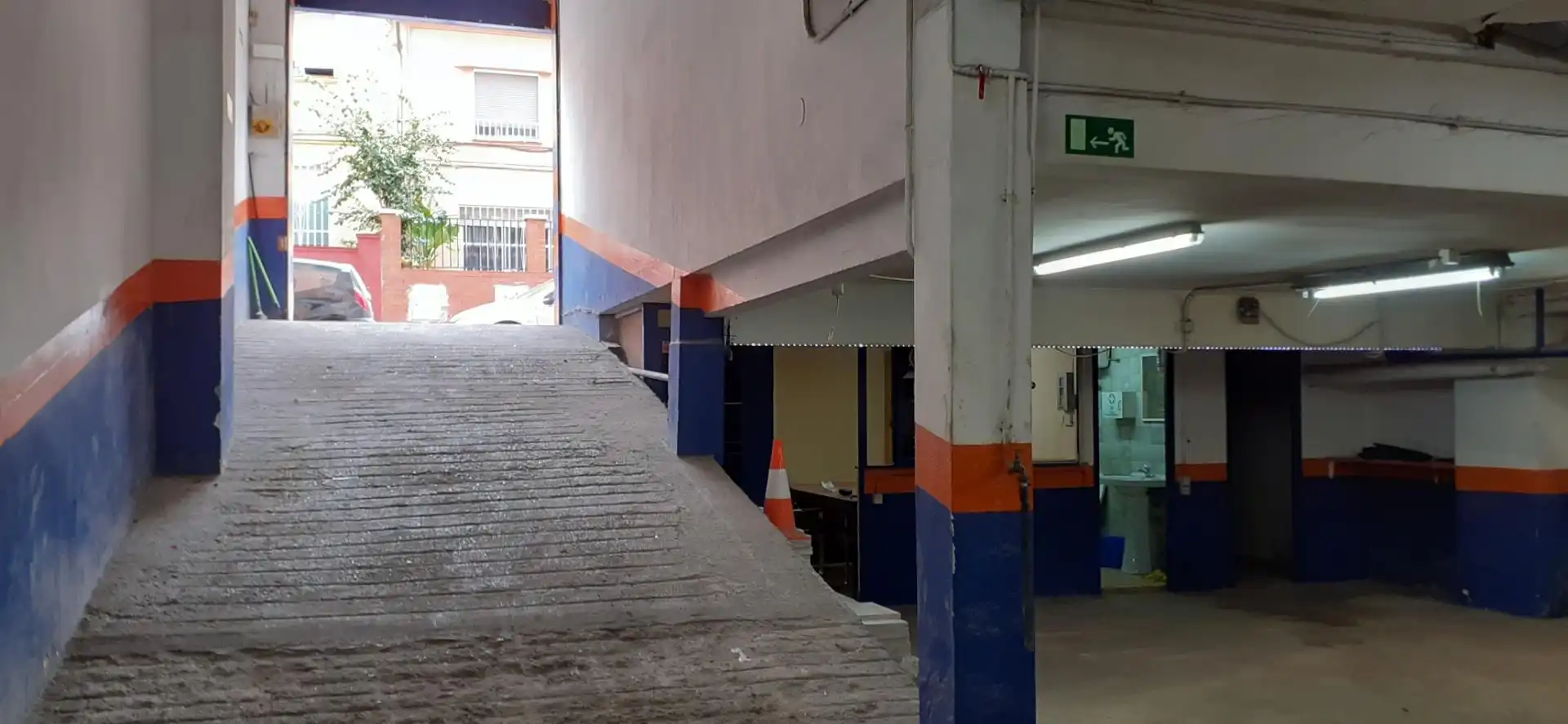 Local comercial en Cornellà de Llobregat - Foto 9