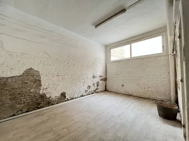 Local comercial en  Calle Violant de Hungría Reina de Aragón 159 - Foto 1