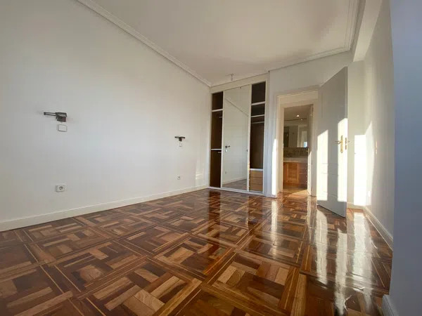 Piso en calle de Cartagena, 76