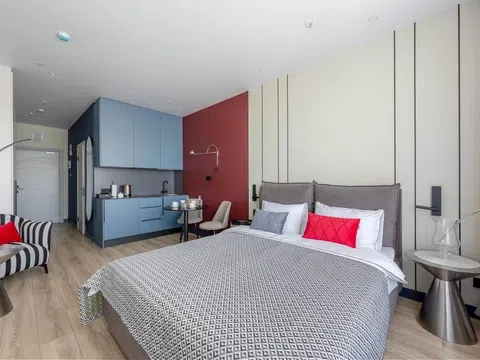 Piso en avenida José María Gironella, 20