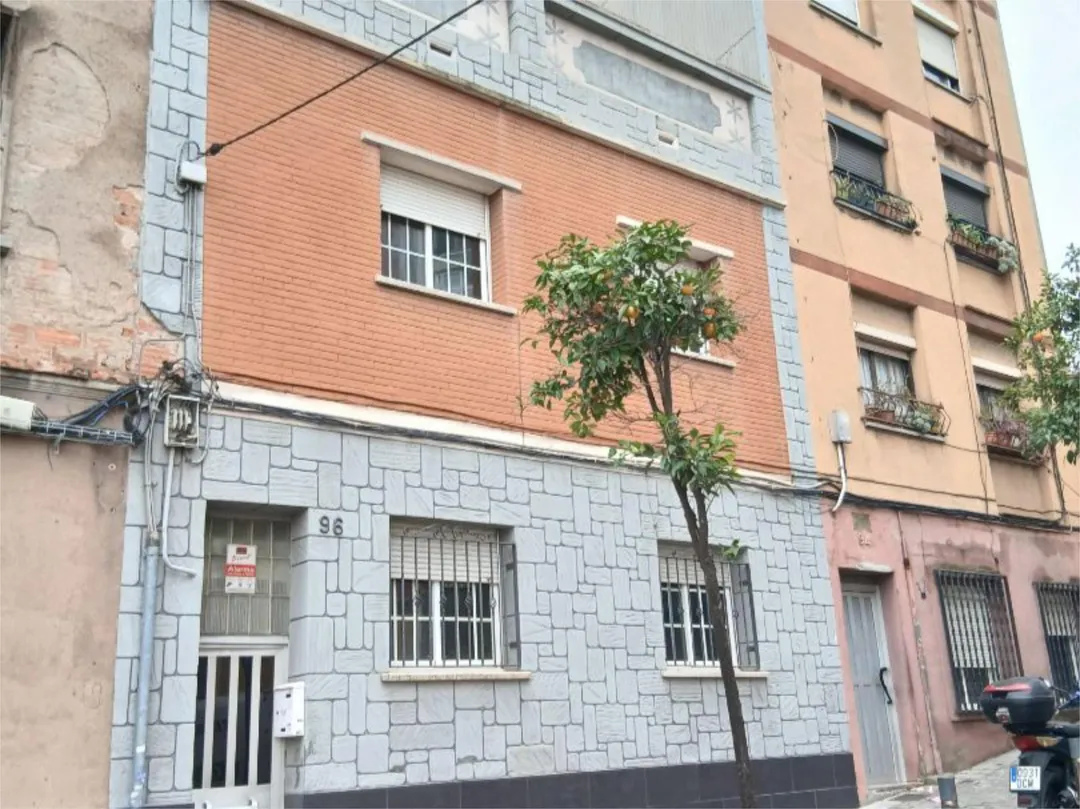 Casa adosada en  Carrer d'Ausona 68 - Foto 1