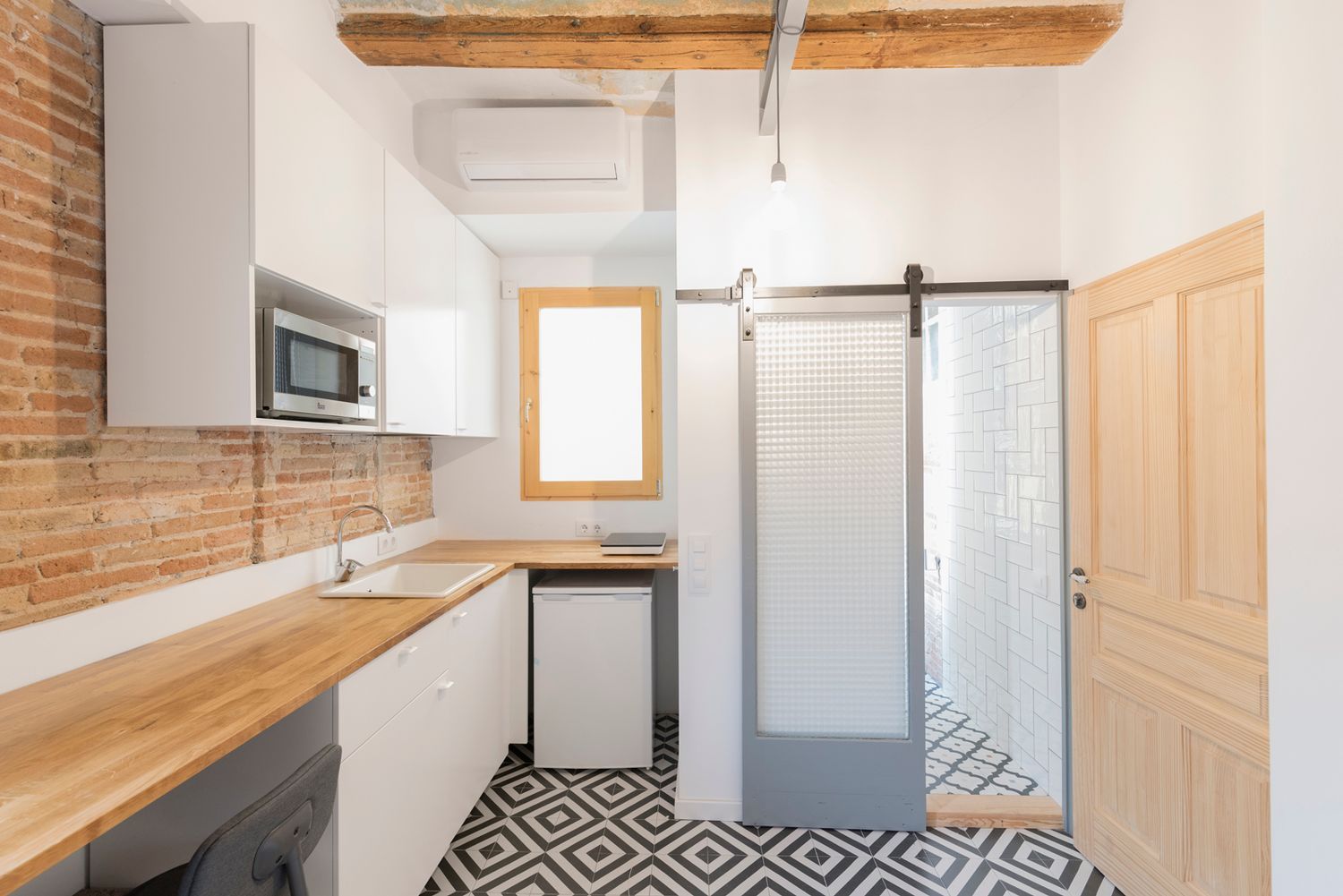 Estudio en calle de la Reina Amàlia, 27 - Foto 3