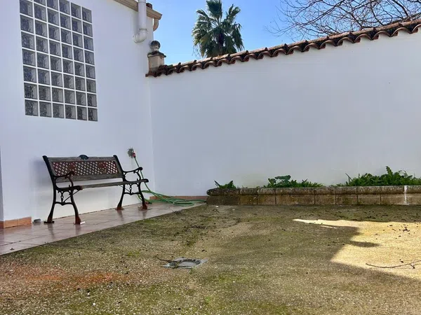 Chalet adosado en Urb. el capricho Barrio Alcolea - Foto 9