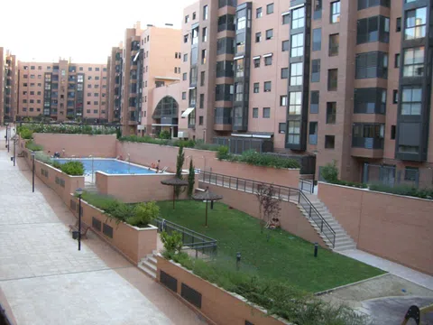 Piso en calle de Américo Castro, 96