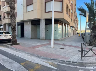 Local comercial en  Avinguda Sant Francesc 18 - Foto 1