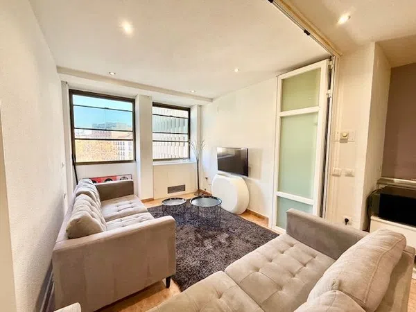 Piso en calle de la Princesa, 3