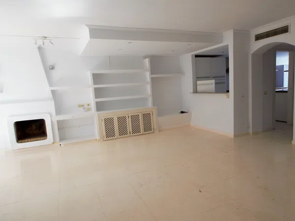 Chalet adosado en Urbanización Marbellamar, 66, La Carolina-Guadalpín - Foto 2