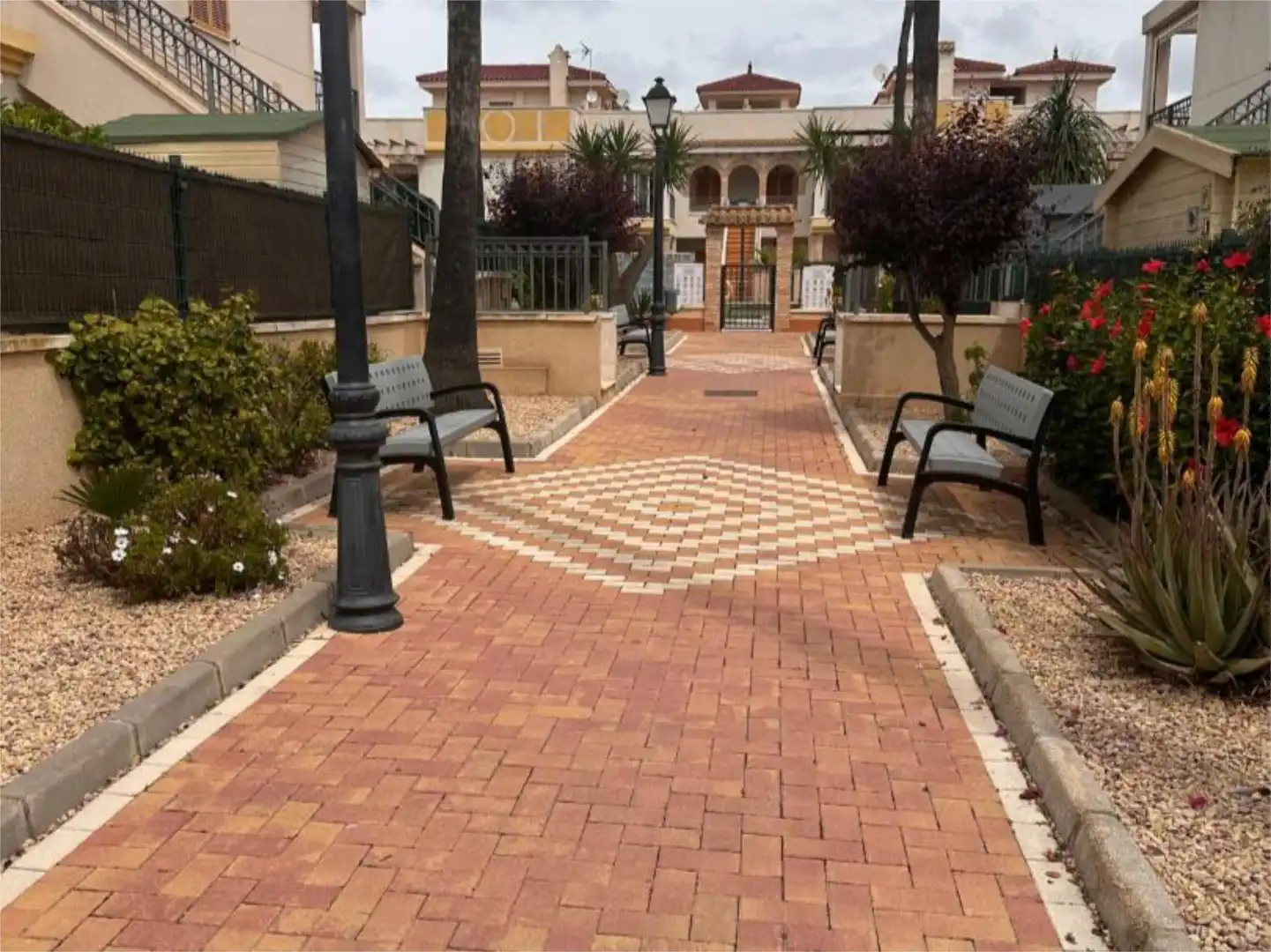 Planta baja en  Avenida Diputación Provincial 1 - Foto 40