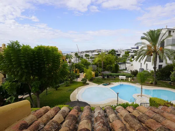 Chalet adosado en Golf Bahía - Foto 2