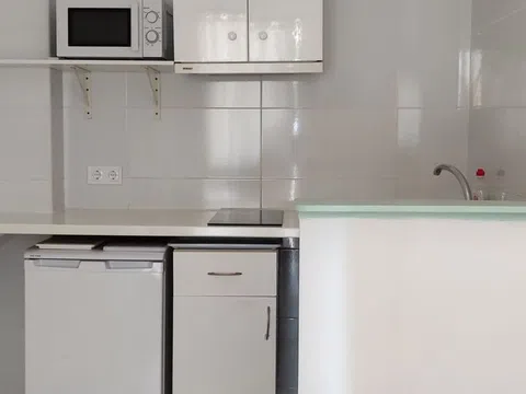 Estudio en plaza Santa María, 5