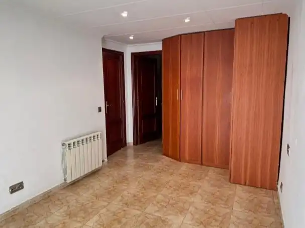 Piso en  Avinguda de Sant Jordi 14 - Foto 9