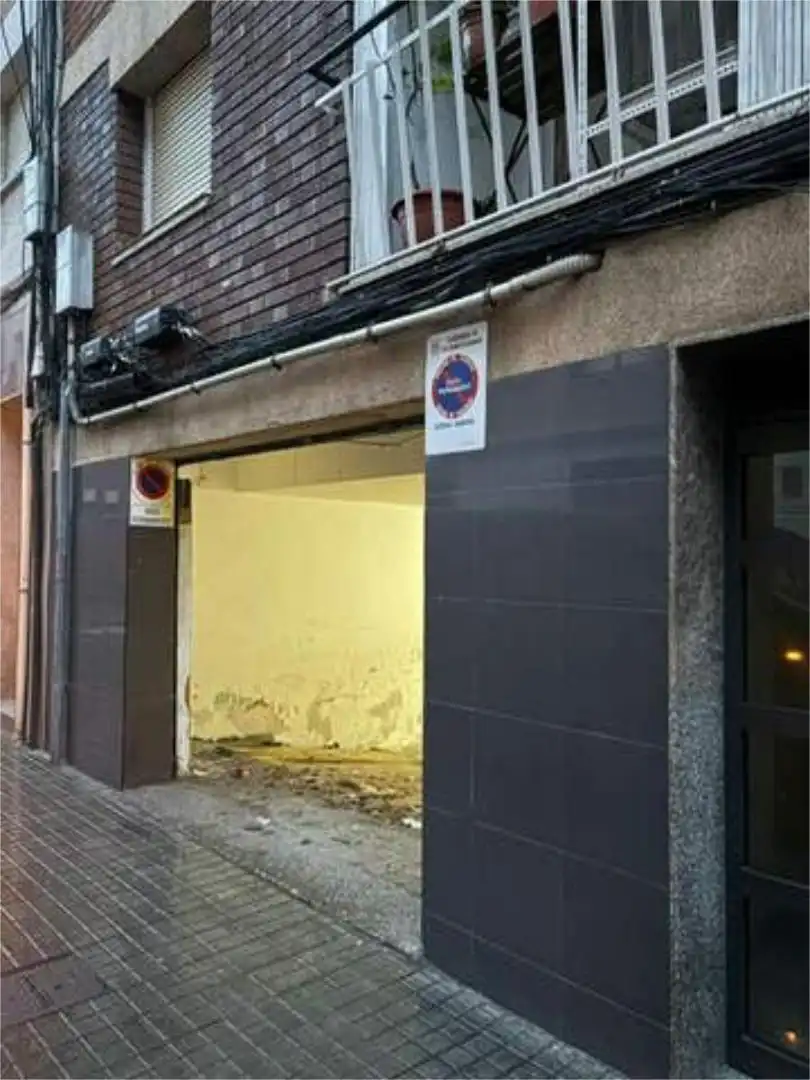 Local comercial en Santa Coloma - Foto 4