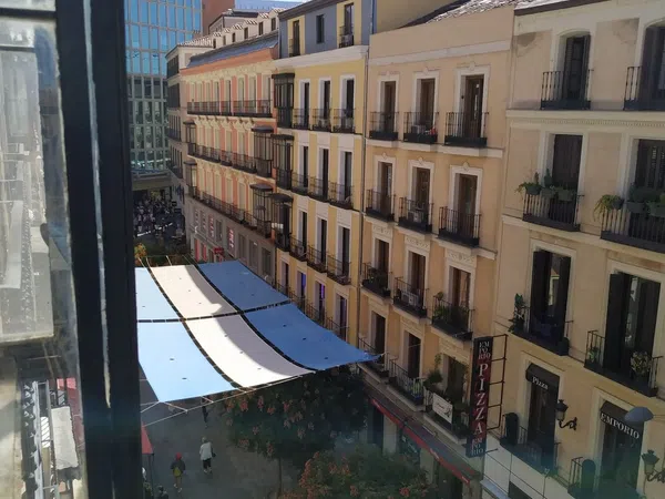 Estudio en calle de Preciados, 34