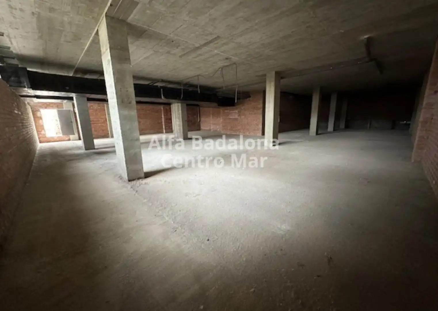 Local comercial en Badalona - Foto 13