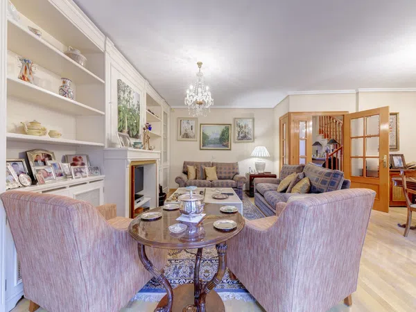 Chalet adosado en Barrio Valdezarza - Foto 19