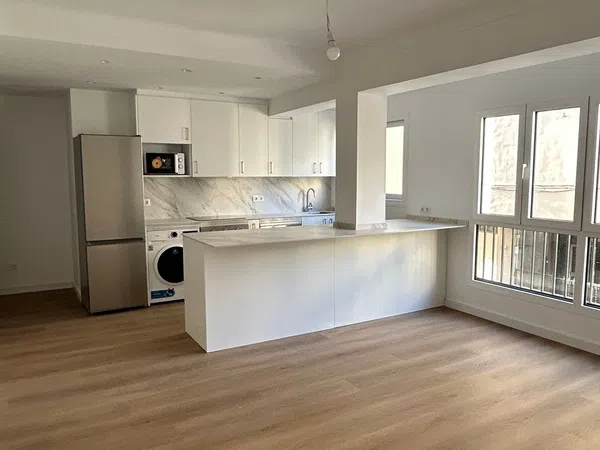 Piso en calle de la Reina Constança, 13