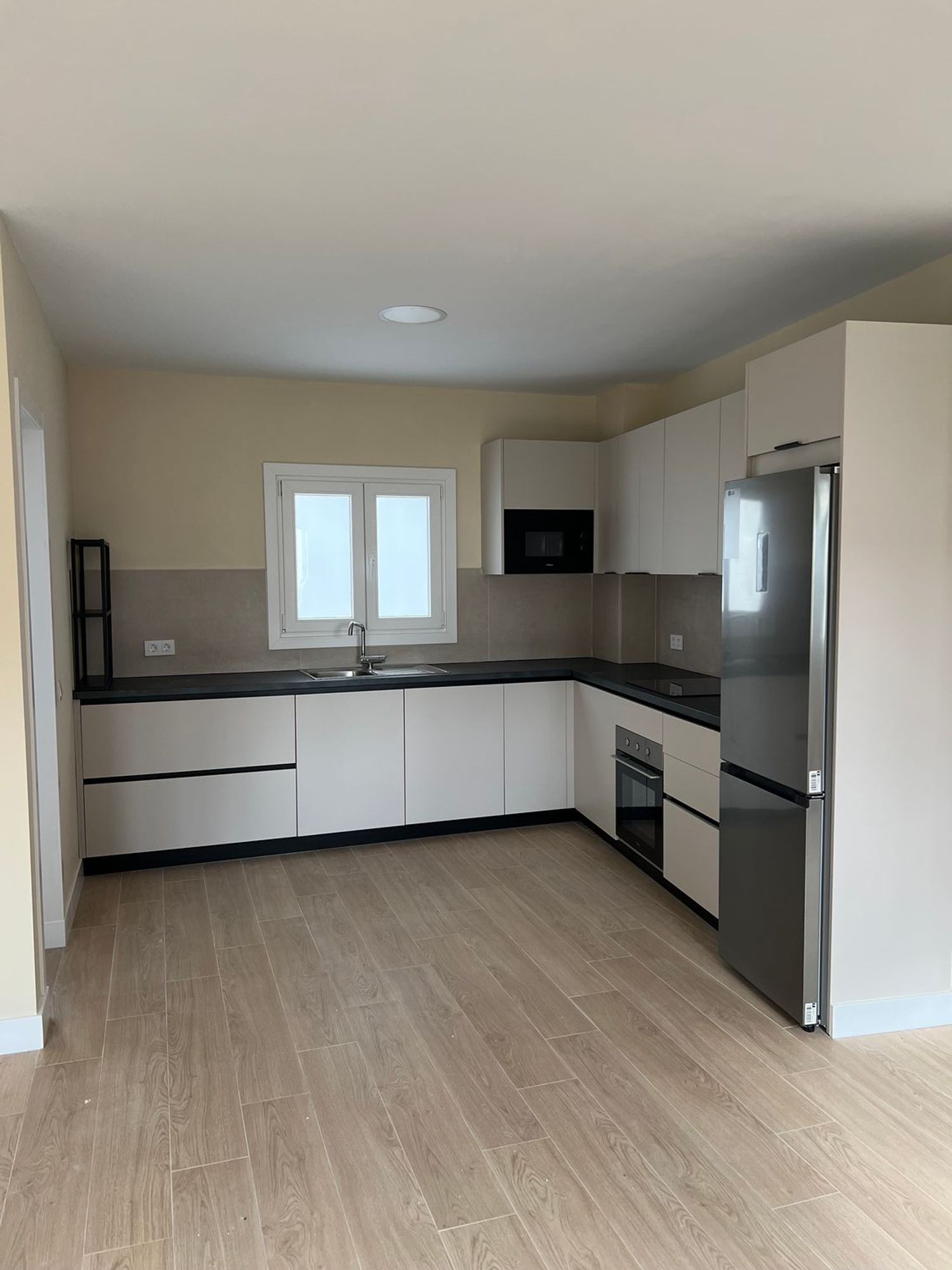 Piso en Calle Matías Padrón, 1, Arenales - Lugo - Avda Marítima - Foto 4