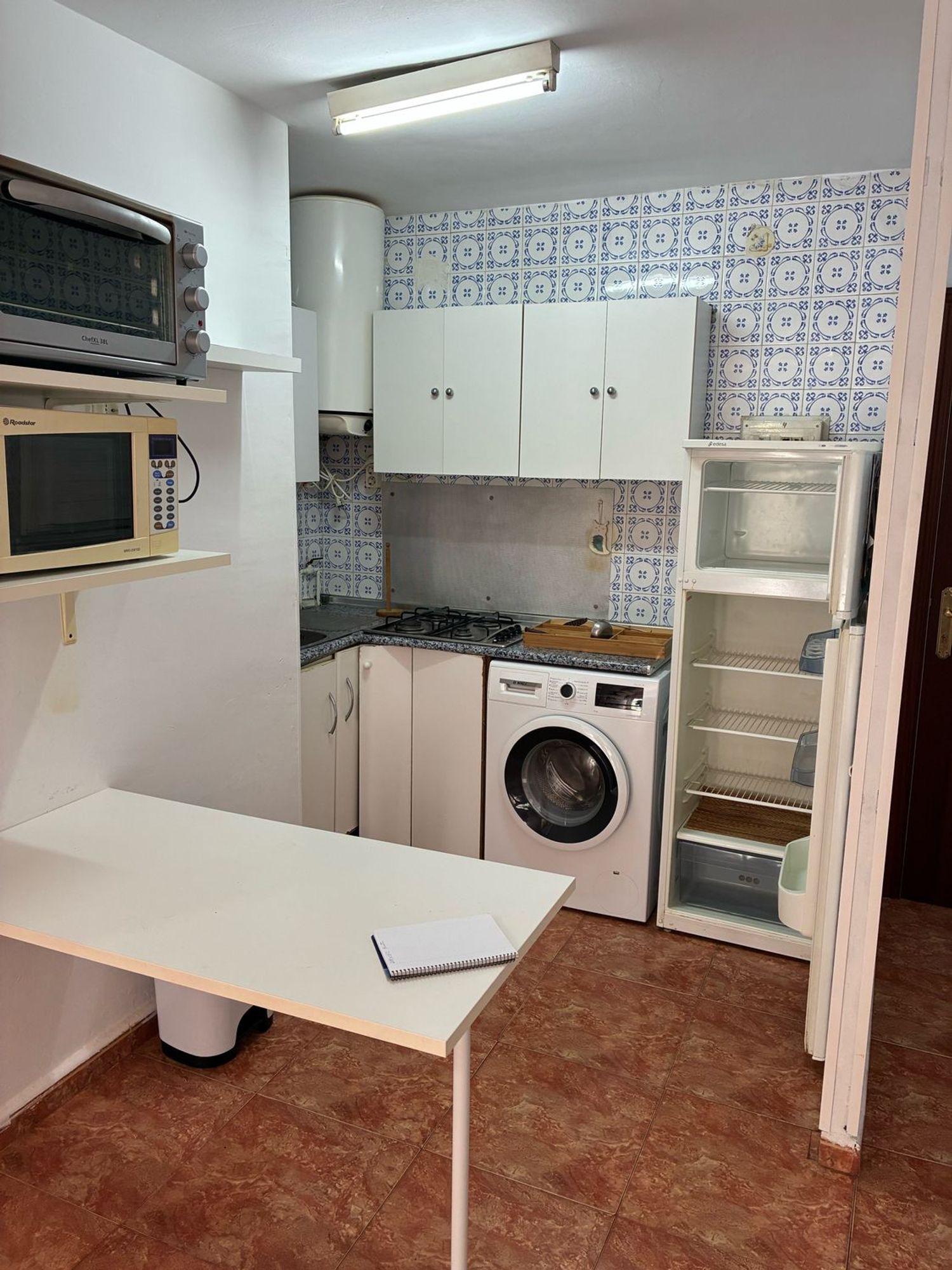 Estudio en Calle de Victòria dels Àngels, 27 - Foto 2