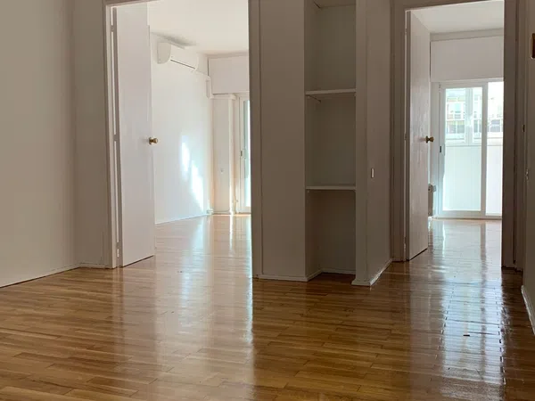 Piso en calle Capitán Haya, 56