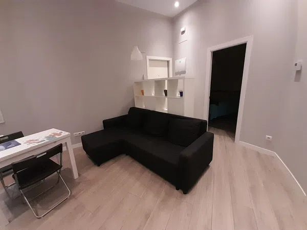 Piso en calle de Embajadores, 130