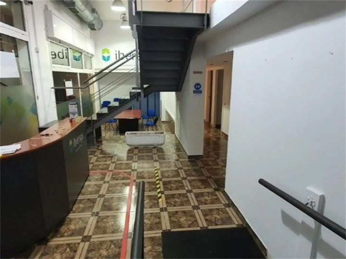Local comercial en  Carrer d'Antoni Rubió i Lluch - Foto 3