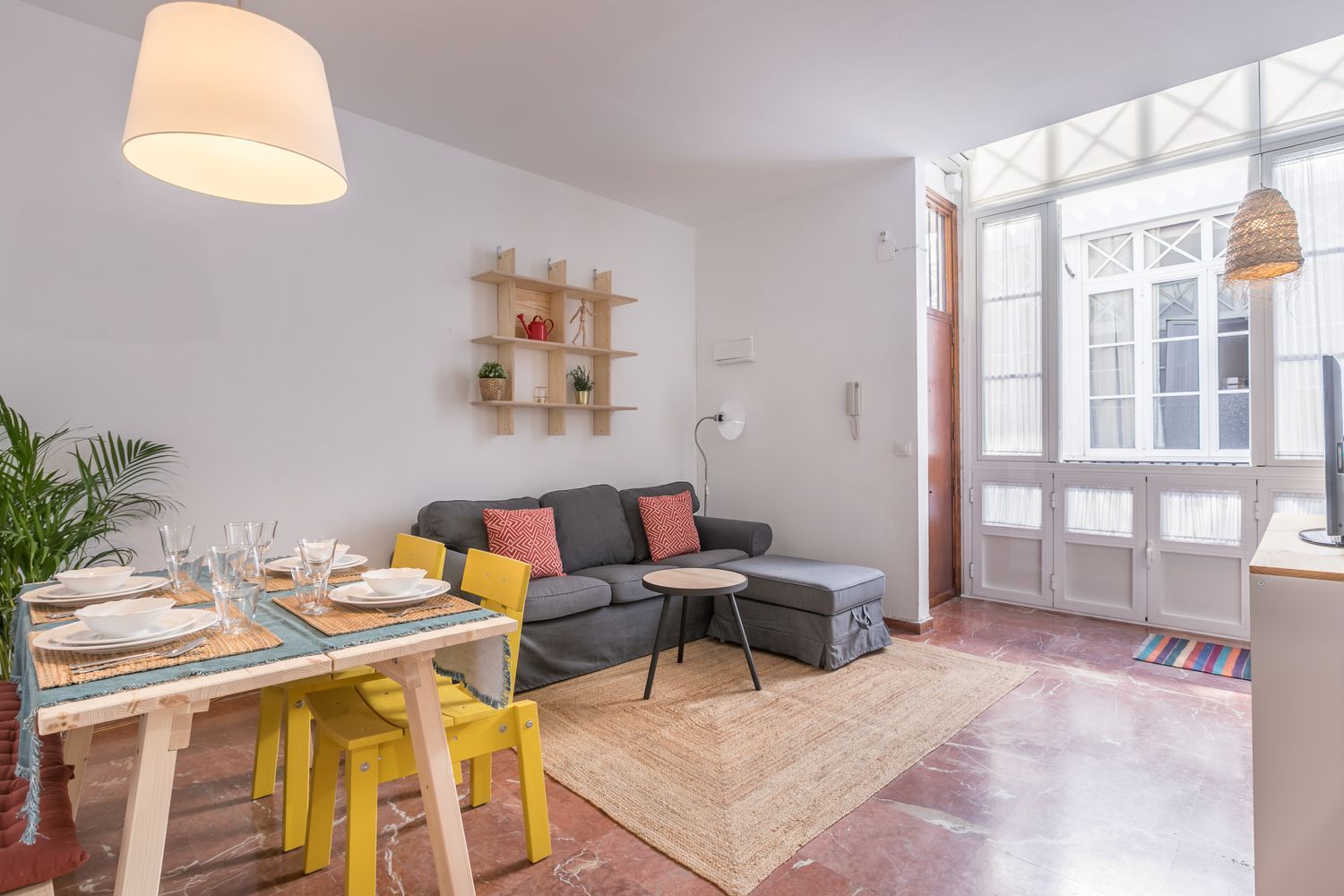 Piso en calle Descalzos, 7 - Foto 2