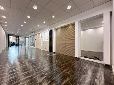 Local comercial en  Passeig dels Almogàvers - Foto 4