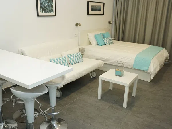 Estudio en calle Pedro Castillo Westerling, 18