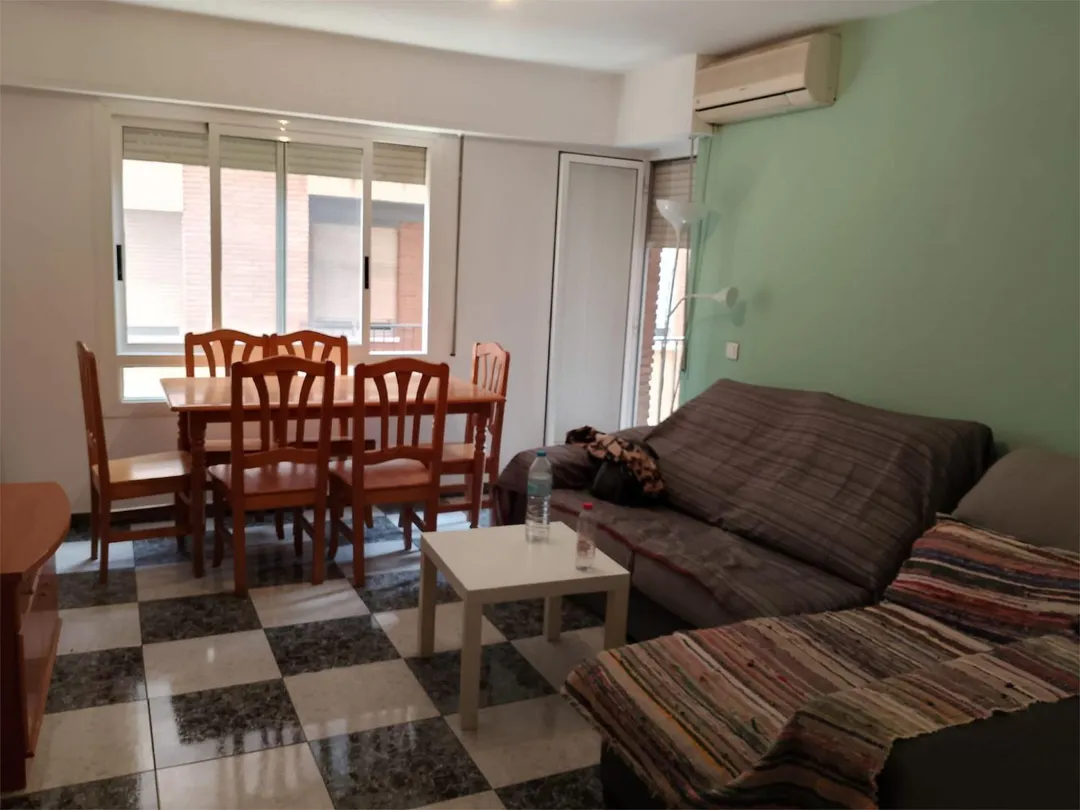 Piso en  Calle Cartagena 71